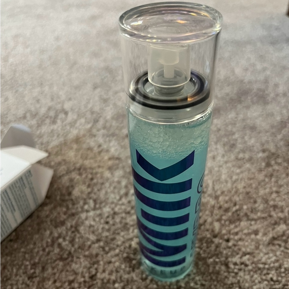 Milk hydro Grip Set & Refresh spray